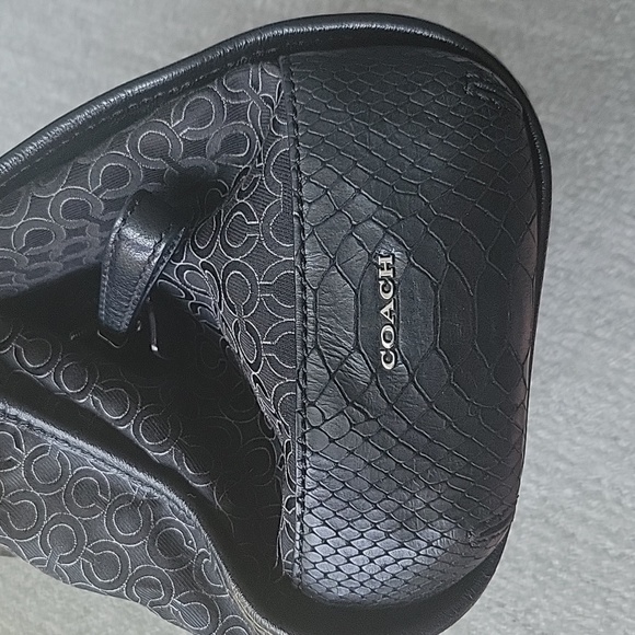 Coach purse - Picture 3 of 8